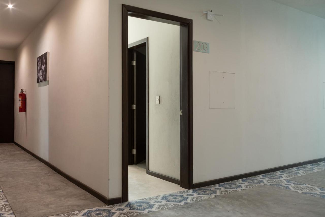 Hotel Mayari Holbox Exterior foto A door opening