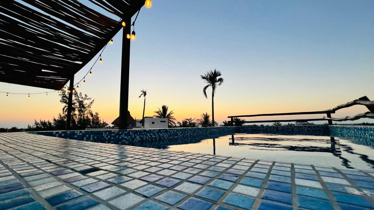 Hotel Mayari Holbox Exterior foto Sunset at the pool